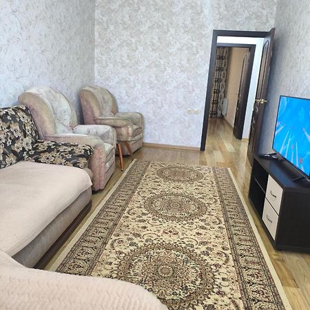 Apartment In 7 Mikrorayon Aqtau Esterno foto
